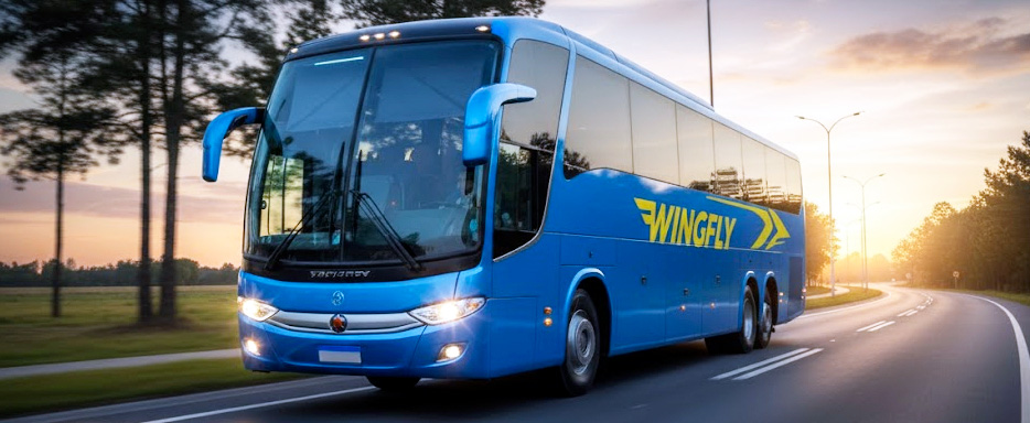 Frota de veículos personalizados para ações de marketing terrestre integradas.